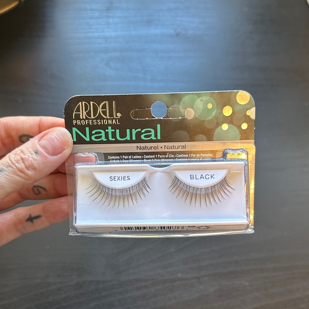 💕Free with bundle NIB Ardell Lashes